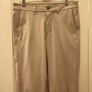 Men’s Lululemon Commission Slim Fit in the color Trench/Khaki. Like New 32x34